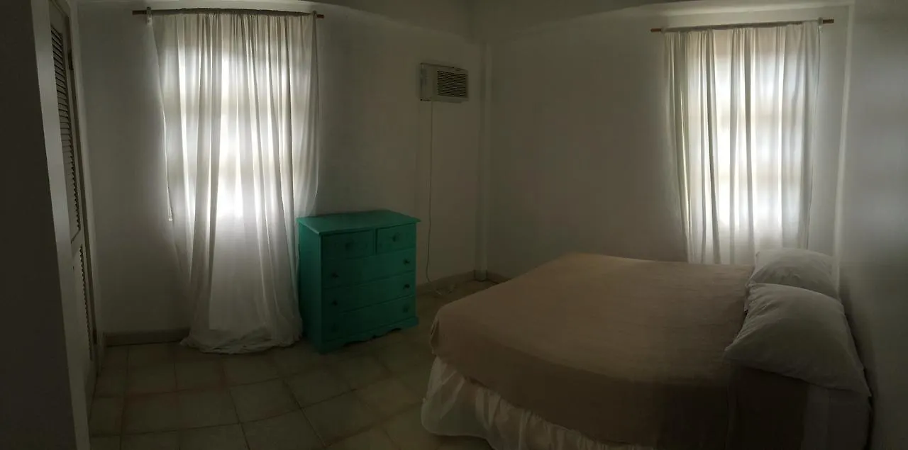 Timbukone Panzió Codrington
